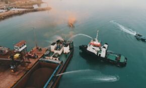 Video - Κεντρικό Λιμεναρχείο Χαλκίδας: Άσκηση αντιμετώπισης πυρκαγιάς σε πλοίο - Έρευνας και διάσωσης - Καταπολέμησης θαλάσσιας ρύπανσης